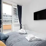 2 Bedroom Apartment With A Terrace Near The Metro