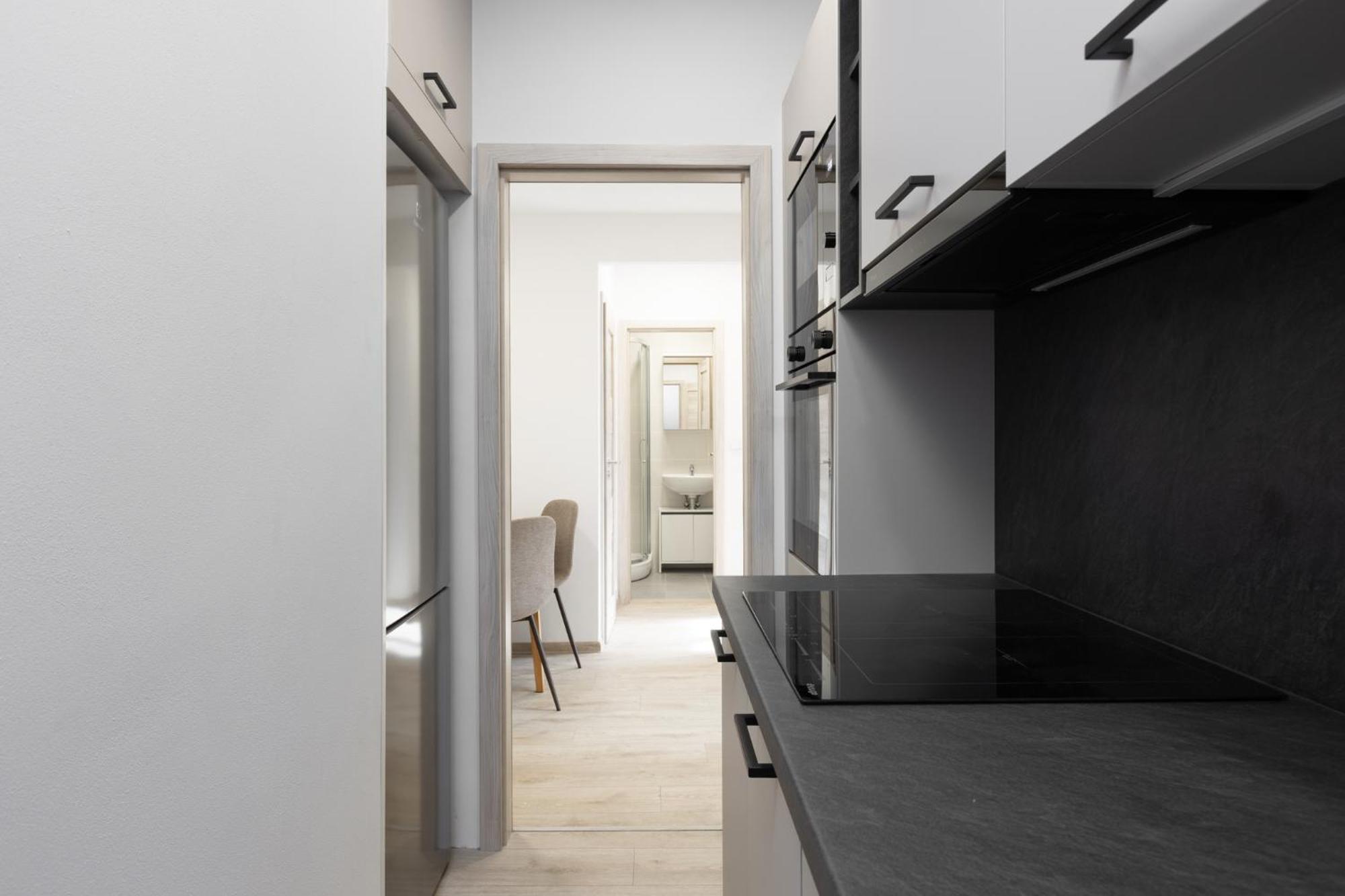2 Bedroom With A Terrace Near The Metro Praga