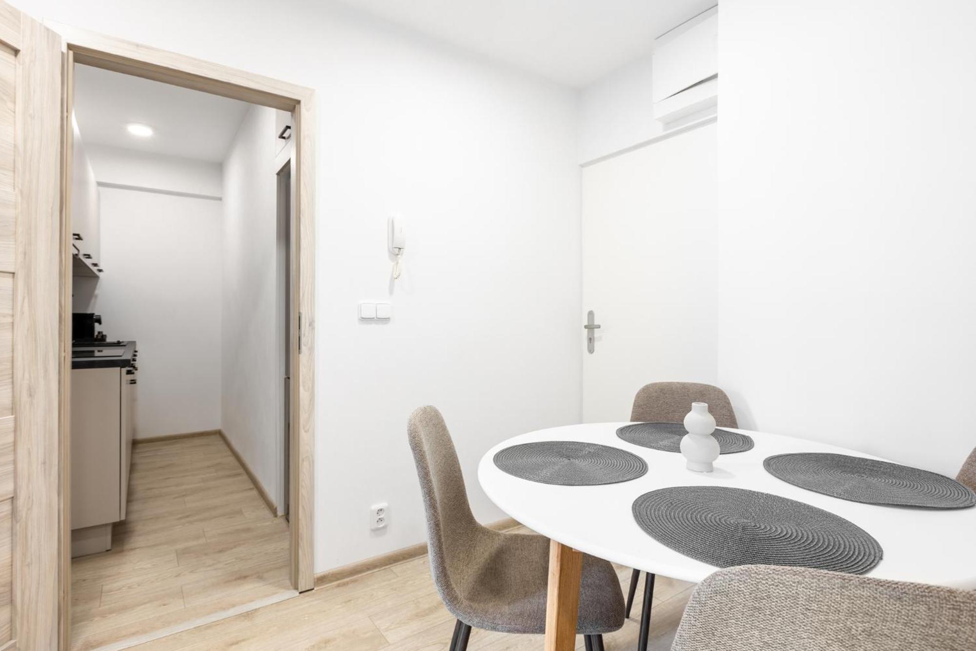 2 Bedroom With A Terrace Near The Metro